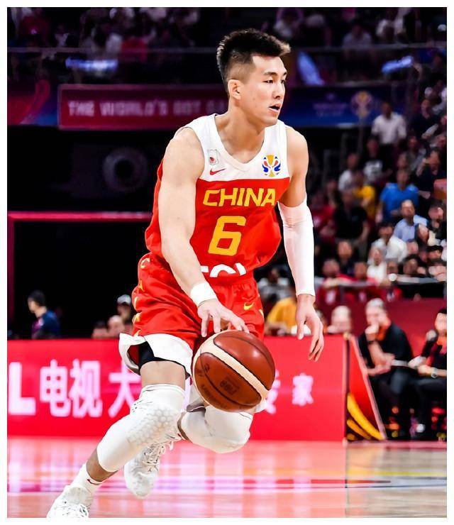 B体育官方网址：中国男篮，归化球员政策是否应该更加开放？的简单介绍